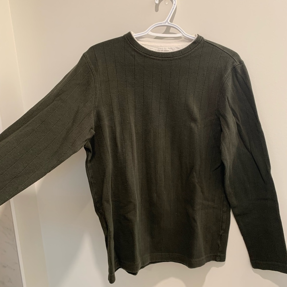 💜 2 for $30 / Denver Hayes Classic Fit Green sweater with white lined collar